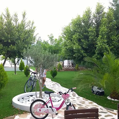 Mykonos Agioi Theodoroi (Corinthia)
