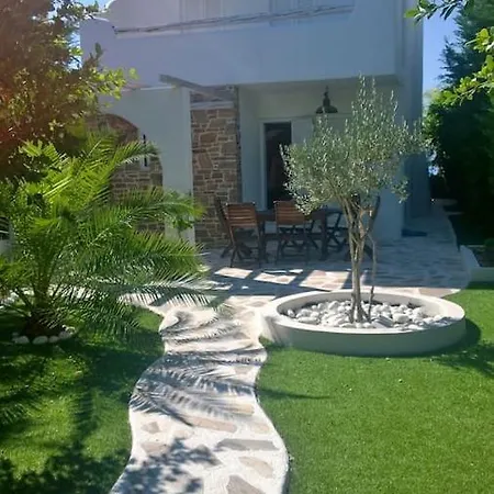 Mykonos Agioi Theodoroi (Corinthia)